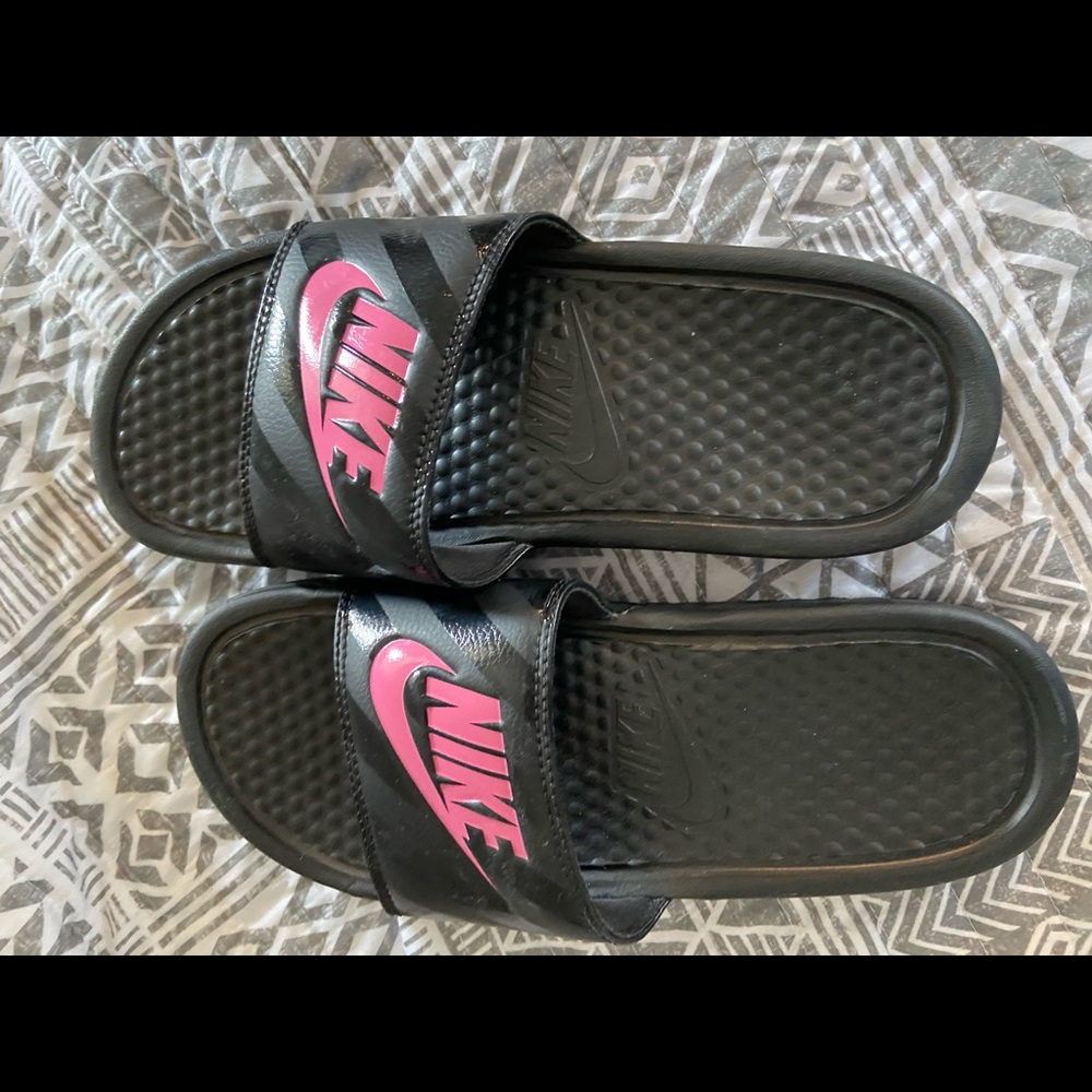 Nike slides